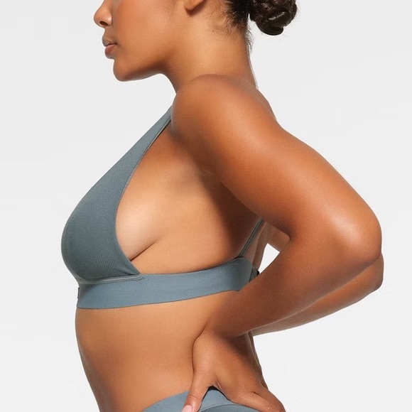 SKIMS Cotton Rib Plunge Bralette in Kyanite L - Picture 2 of 9